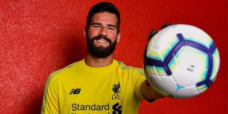 Alisson Becker – Liverpool: Một trong những thủ môn toàn diện nhất